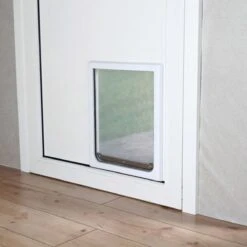 Trixie 2-Weg Hondenluik Wit - M-XL 39 X 45 CM -Hondenspeelgoed Winkel 1200x1200 1385