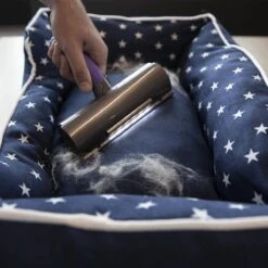 FurDaddy Batterij-aangedreven - Huisdier Haar Verwijderaar Voor Kleding - Herbruikbare Pluizenroller Voor Moeiteloze Verwijdering Van Kattenhaar & Hondenhaar - Zelfreinigende Pluizenborstel Voor Tapijt, Bank, Auto, Bed 16 FurDaddy Batterij-aangedreven - Huisdier Haar Verwijderaar Voor Kleding - Herbruikbare Pluizenroller Voor Moeiteloze Verwijdering Van Kattenhaar & Hondenhaar - Zelfreinigende Pluizenborstel Voor Tapijt, Bank, Auto, Bed -Hondenspeelgoed Winkel 1200x1200 162