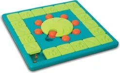 Nina Ottosson Interactieve Hondenpuzzel Vulbaar Met Snacks Voor De Slimste Honden - Outward Hound Multipuzzle 22 Nina Ottosson Interactieve Hondenpuzzel Vulbaar Met Snacks Voor De Slimste Honden - Outward Hound Multipuzzle -Hondenspeelgoed Winkel 1200x732 5