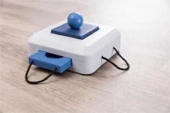 Trixie Dogtoy Dog Activity Strategy Game Gamble Box - Piepend Speelgoed - 15cm X 15cm X 9cm - Zwart/rood/oranje -Hondenspeelgoed Winkel 1200x800 91