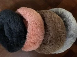 HONDEN RELAX Kussen - Superzacht Fluffy Ronde Mand 100 Cm - Taupe/Zandkleur 16 HONDEN RELAX Kussen - Superzacht Fluffy Ronde Mand 100 Cm - Taupe/Zandkleur -Hondenspeelgoed Winkel 1200x899 11