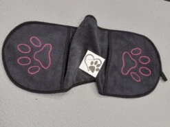 N4dogs – Hondenhanddoek – Honden Handdoek – Microvezel Handdoek – Handdoek Hond – Droogdoek Hond – Dierendeken – Sterk Absorberend – Handdoek Met Zakken - Zwart - 66 X 23 Cm -Hondenspeelgoed Winkel 1200x900 7