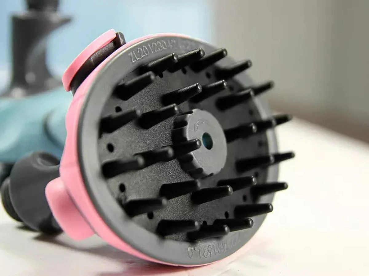 WVspecials Huisdieren Douche - Douche Voor Honden - Honden Douche - Inclusief Slang - Inclusief Drie Kraanadapters - Geschikt Voor Binnen En Buiten - Hondendouche - Hondenbad - Hondenborstel - Hondenkam - Hondenwassen - Hondenzwembad - Tuinslang 6 WVspecials Huisdieren Douche - Douche Voor Honden - Honden Douche - Inclusief Slang - Inclusief Drie Kraanadapters - Geschikt Voor Binnen En Buiten - Hondendouche - Hondenbad - Hondenborstel - Hondenkam - Hondenwassen - Hondenzwembad - Tuinslang - Afbeelding 4