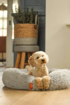 Happysnoots Hondenmand Met Rits - 80cm - Hondenbed - Donut Dog Bed - Fluffy - Grijs - Wasbaar 28 Happysnoots Hondenmand Met Rits - 80cm - Hondenbed - Donut Dog Bed - Fluffy - Grijs - Wasbaar -Hondenspeelgoed Winkel 799x1200 1