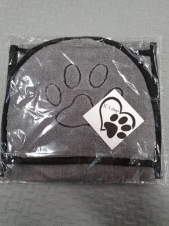 N4dogs – Hondenhanddoek – Honden Handdoek – Microvezel Handdoek – Handdoek Hond – Droogdoek Hond – Dierendeken – Sterk Absorberend – Handdoek Met Zakken - Grijs - 66 X 23 Cm 14 N4dogs – Hondenhanddoek – Honden Handdoek – Microvezel Handdoek – Handdoek Hond – Droogdoek Hond – Dierendeken – Sterk Absorberend – Handdoek Met Zakken - Grijs - 66 X 23 Cm -Hondenspeelgoed Winkel 899x1200 2